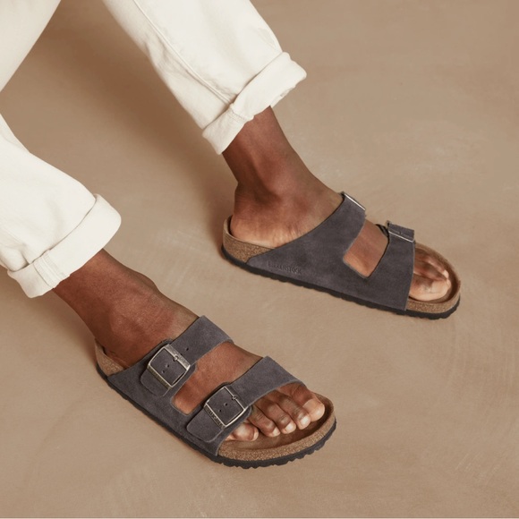 Birkenstock Other - Birkenstock Men's Arizona Sandals Tan Brown GUC Size 10 44